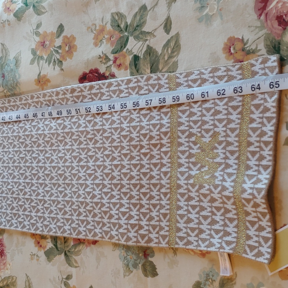 Michael Kors Signature Women's Knit Scarf in Tan & Cream Metallic Accents NWT - Picture 12 of 13